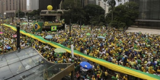 Crise Política & Falta de Lideranças: Manifestações Sem Pauta Definida Confundem e Ajudam a Esquerda